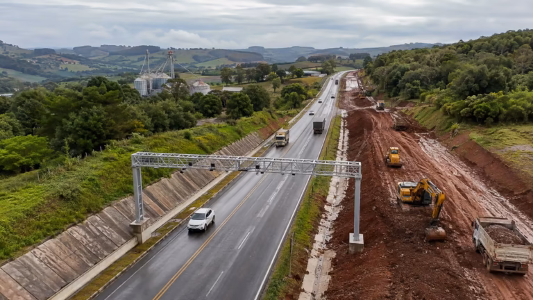 Concessão do Bloco 2 prevê duplicação de rodovias e sistema de pedágio free flow no Rio Grande do Sul.