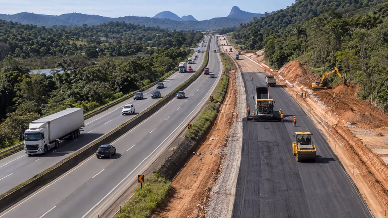 Obras de duplicação da BR-101 entre Fundão e Serra, no Espírito Santo