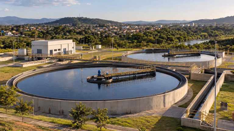 Estação de tratamento ligada às concessões de saneamento municipais